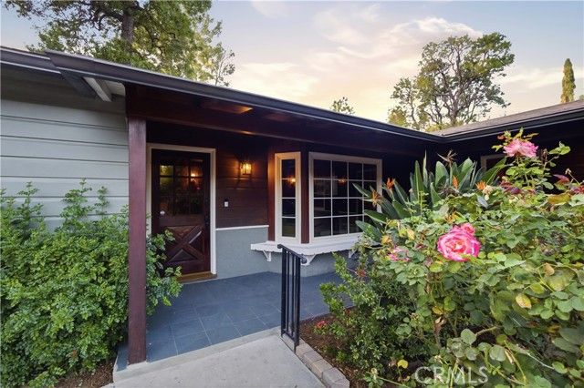 22121 Avenue Morelos, Woodland Hills (los Angeles), CA 91364