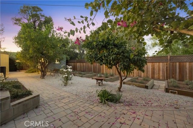 22121 Avenue Morelos, Woodland Hills (los Angeles), CA 91364