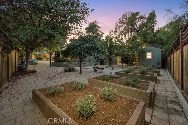 22121 Avenue Morelos, Woodland Hills (los Angeles), CA 91364