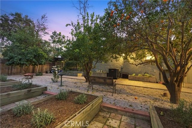 22121 Avenue Morelos, Woodland Hills (los Angeles), CA 91364