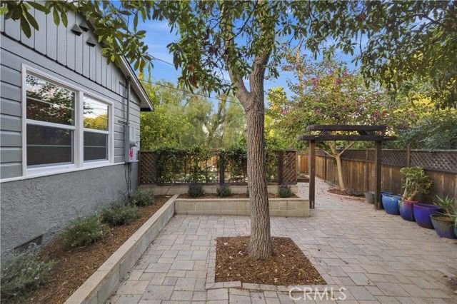 22121 Avenue Morelos, Woodland Hills (los Angeles), CA 91364