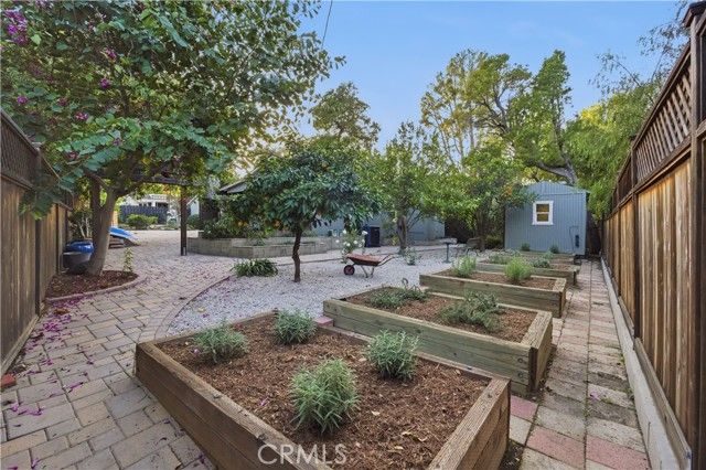 22121 Avenue Morelos, Woodland Hills (los Angeles), CA 91364