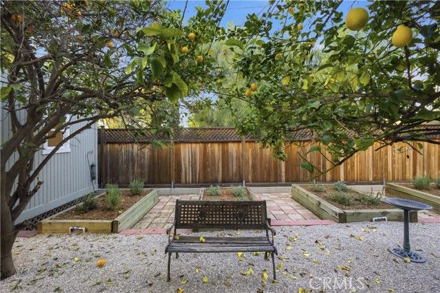 22121 Avenue Morelos, Woodland Hills (los Angeles), CA 91364