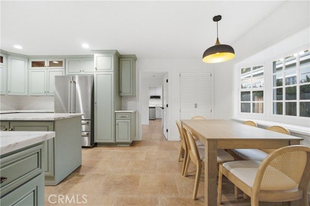 22121 Avenue Morelos, Woodland Hills (los Angeles), CA 91364