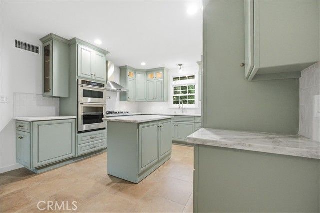 22121 Avenue Morelos, Woodland Hills (los Angeles), CA 91364