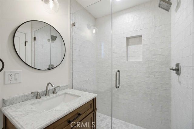 22121 Avenue Morelos, Woodland Hills (los Angeles), CA 91364