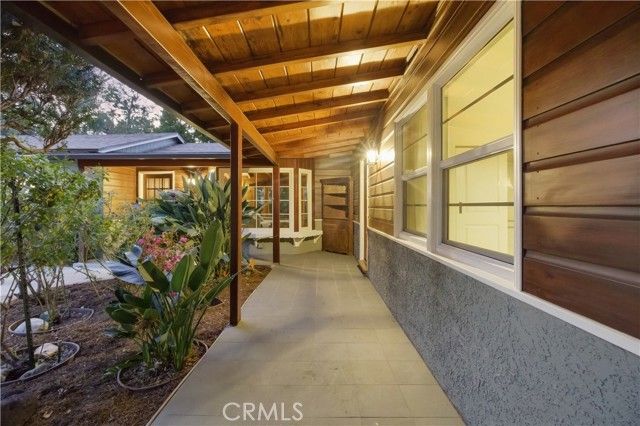 22121 Avenue Morelos, Woodland Hills (los Angeles), CA 91364