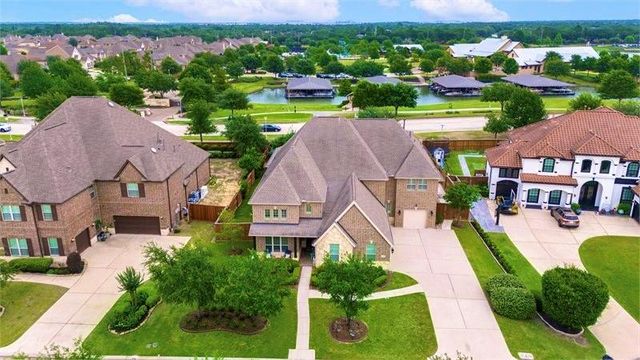 10210 Grape Creek Grove Lane, Cypress, TX 77433