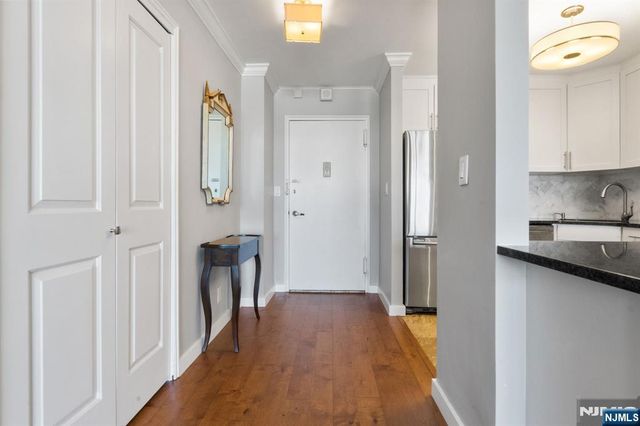 2000 Linwood Avenue 15P, Fort Lee, NJ 07024