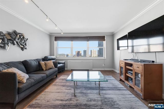 2000 Linwood Avenue 15P, Fort Lee, NJ 07024