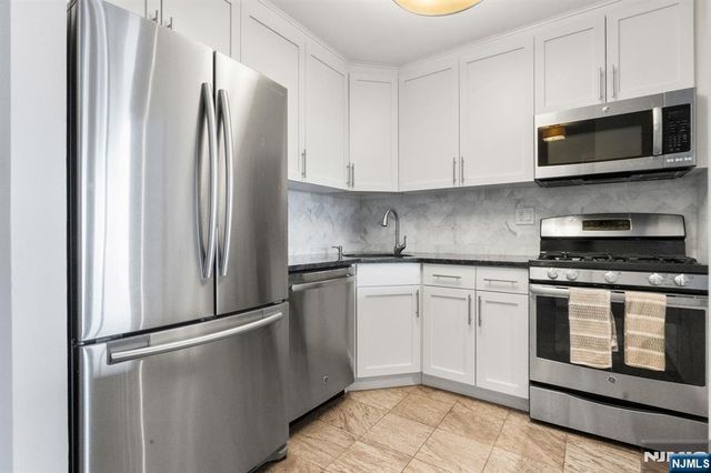 2000 Linwood Avenue 15P, Fort Lee, NJ 07024