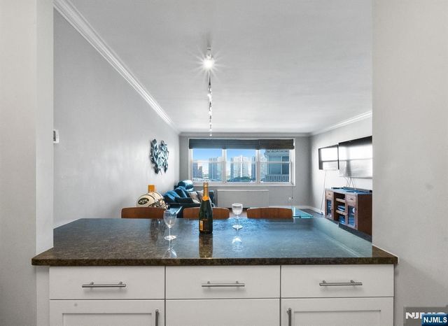 2000 Linwood Avenue 15P, Fort Lee, NJ 07024