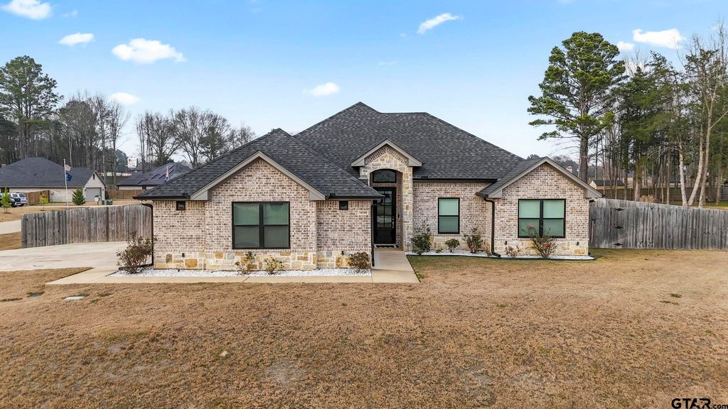 14144 Foxtail Dr, Flint, TX 75762