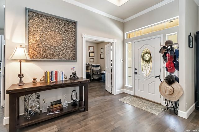 573 MOUNTAIN OAKS DR, Canyon Lake, TX 78133