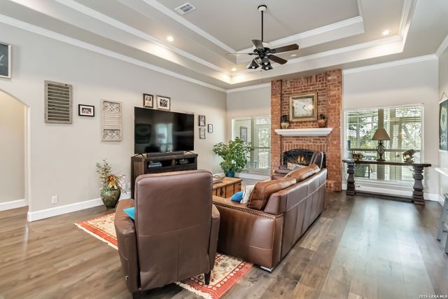 573 MOUNTAIN OAKS DR, Canyon Lake, TX 78133