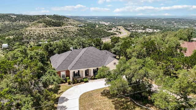 573 MOUNTAIN OAKS DR, Canyon Lake, TX 78133