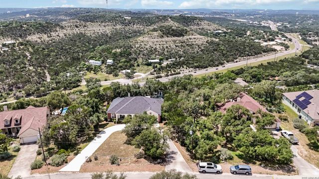 573 MOUNTAIN OAKS DR, Canyon Lake, TX 78133