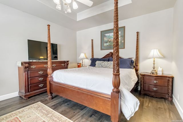573 MOUNTAIN OAKS DR, Canyon Lake, TX 78133