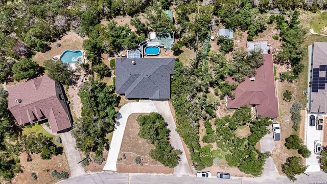 573 MOUNTAIN OAKS DR, Canyon Lake, TX 78133