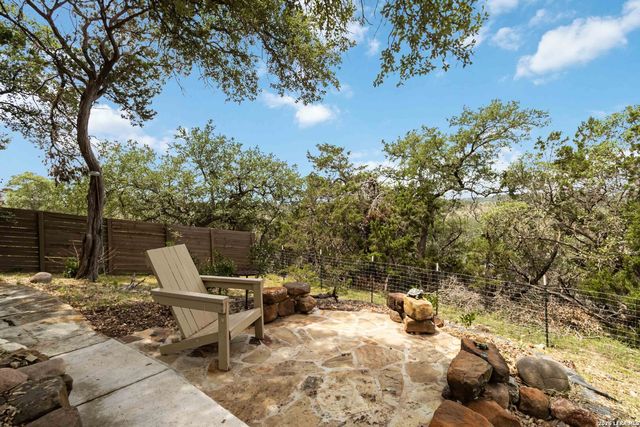 573 MOUNTAIN OAKS DR, Canyon Lake, TX 78133