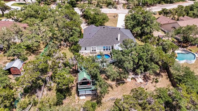 573 MOUNTAIN OAKS DR, Canyon Lake, TX 78133