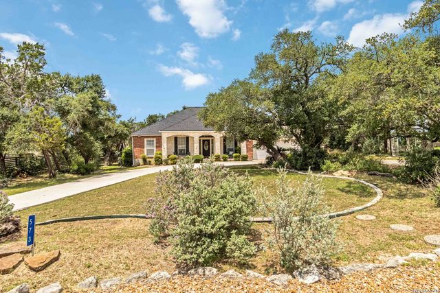 573 MOUNTAIN OAKS DR, Canyon Lake, TX 78133