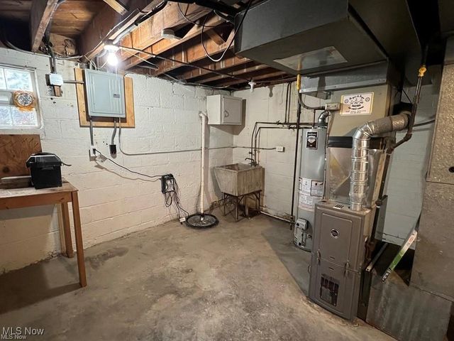 421 Kenwood Drive G, Euclid, OH 44123