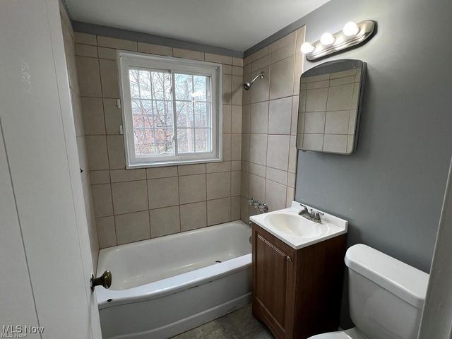 421 Kenwood Drive G, Euclid, OH 44123