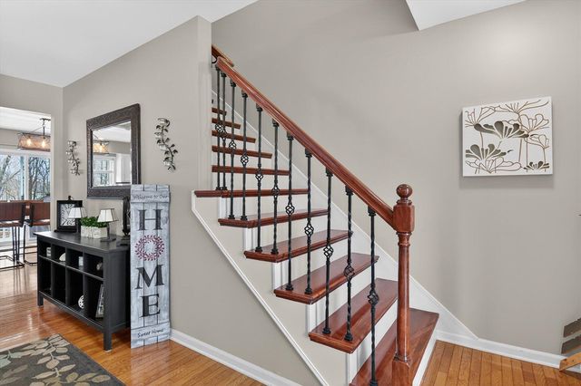 7233 N Lake Orchard Drive, Chelsea, MI 48118