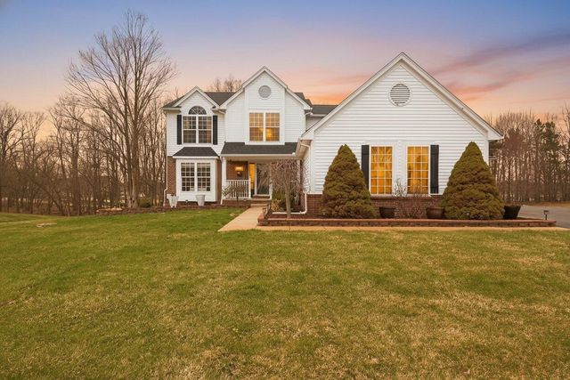 7233 N Lake Orchard Drive, Chelsea, MI 48118