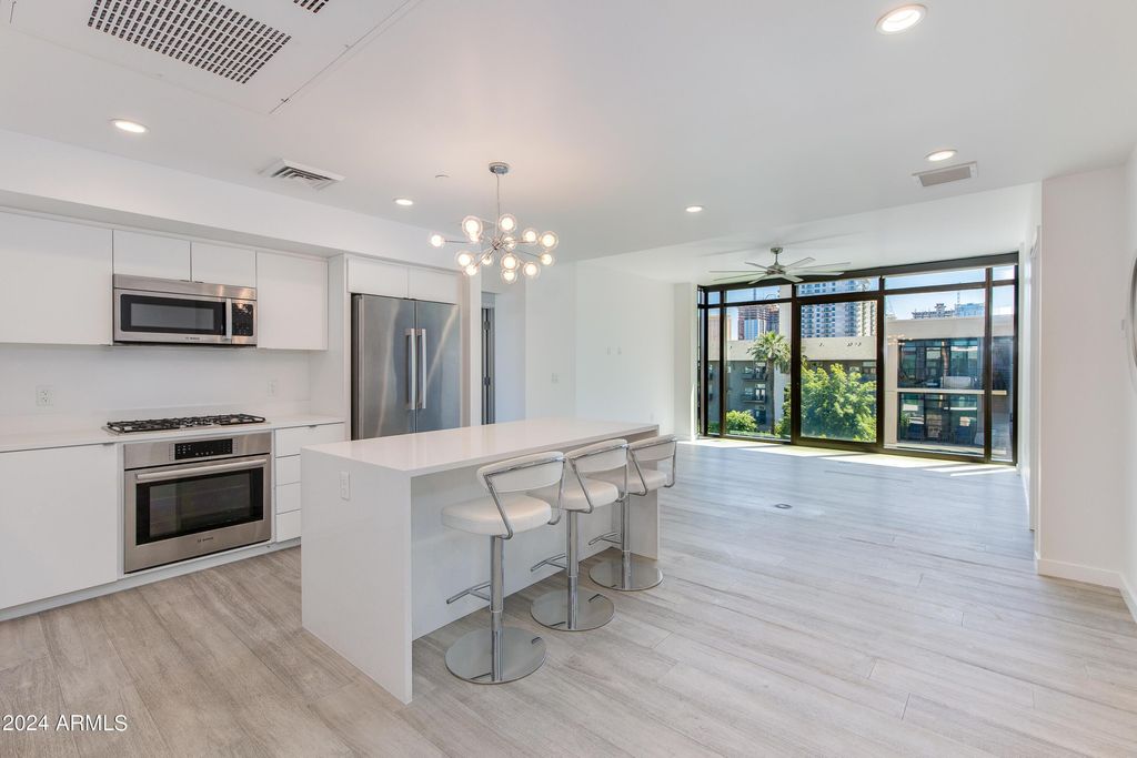 200 W PORTLAND Street 511, Phoenix, AZ 85003