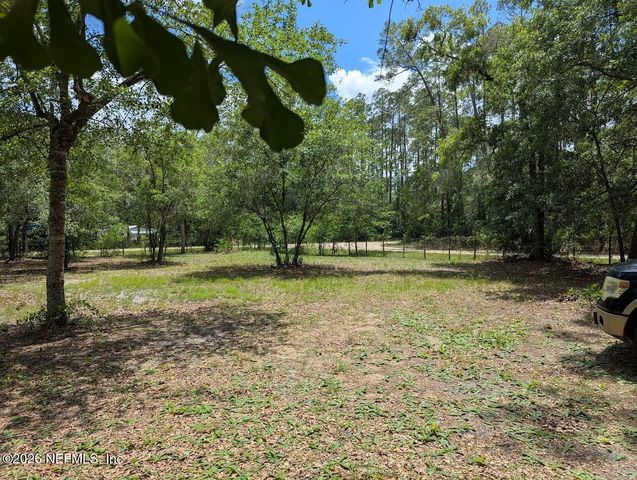 104 MOORE Avenue, Interlachen, FL 32148