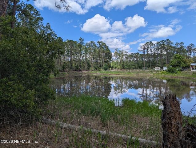 104 MOORE Avenue, Interlachen, FL 32148