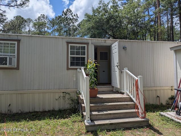 104 MOORE Avenue, Interlachen, FL 32148