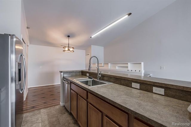 2206 Paradise Trail, Oxford, MI 48371