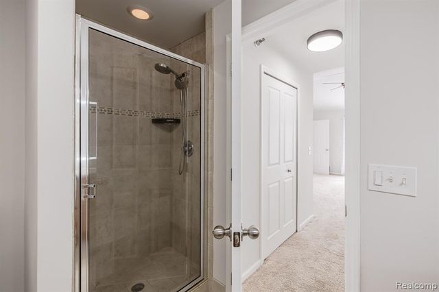 2206 Paradise Trail, Oxford, MI 48371