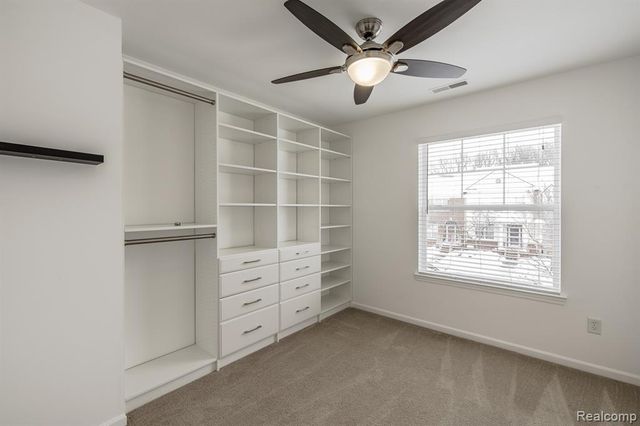 2206 Paradise Trail, Oxford, MI 48371