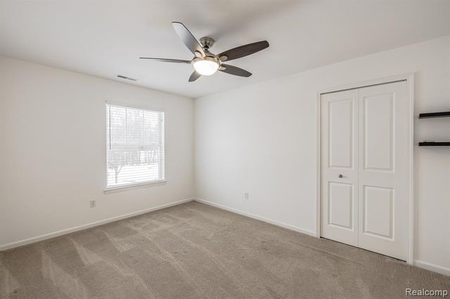 2206 Paradise Trail, Oxford, MI 48371