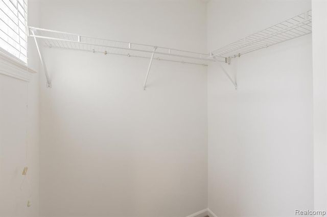 2206 Paradise Trail, Oxford, MI 48371