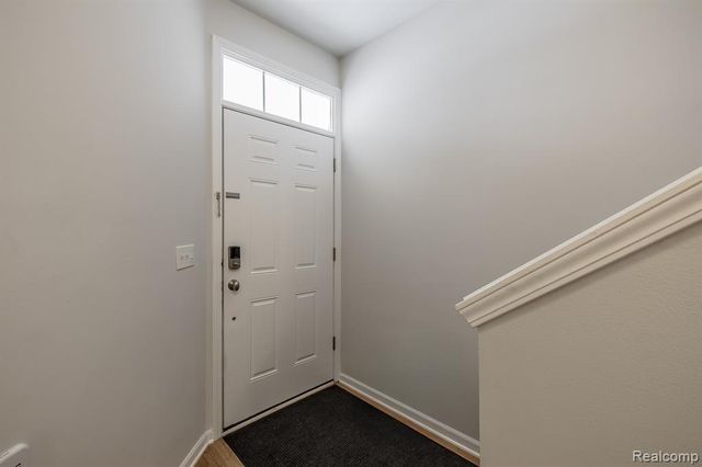 2206 Paradise Trail, Oxford, MI 48371