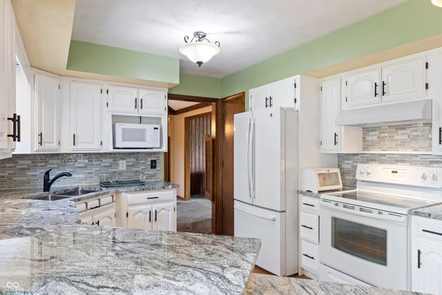 302 Maple Court, Greenfield, IN 46140