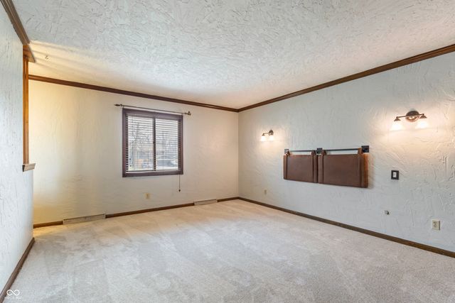 302 Maple Court, Greenfield, IN 46140