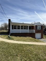 1681 Robbins Station Rd, North Huntingdon, PA 15642