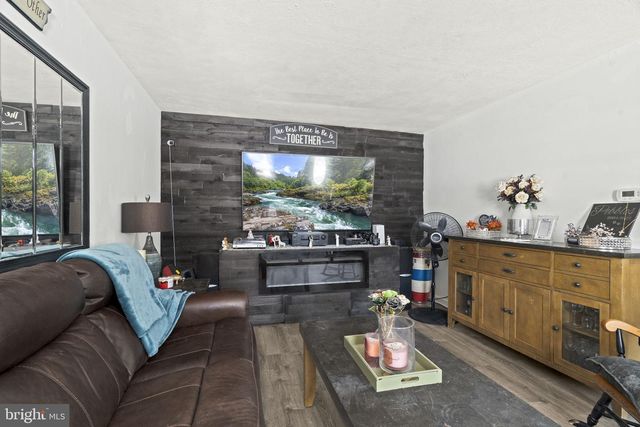 2621 HAWTHORNE RD, Glenside, PA 19038