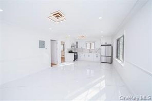 76-33 160 Street 1st FL, Fresh Meadows, NY 11366