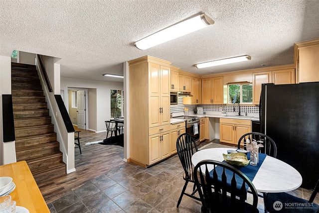 4562 SE Burley Olalla Road, Olalla, WA 98359