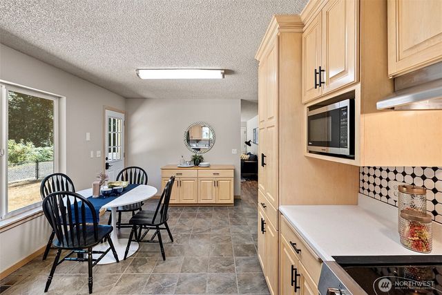 4562 SE Burley Olalla Road, Olalla, WA 98359