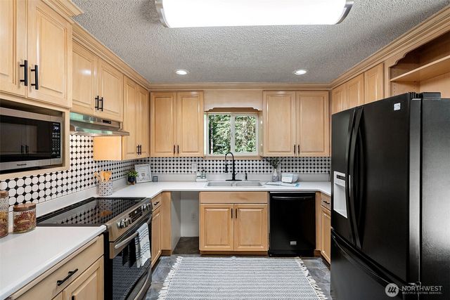 4562 SE Burley Olalla Road, Olalla, WA 98359