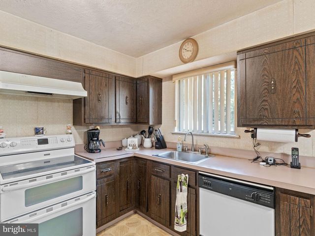 409 N OTTER BRANCH DR, Glendora, NJ 08029
