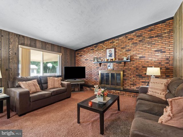 409 N OTTER BRANCH DR, Glendora, NJ 08029